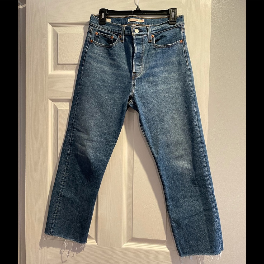 Levi’s wedgie raw hem high waist straight jeans